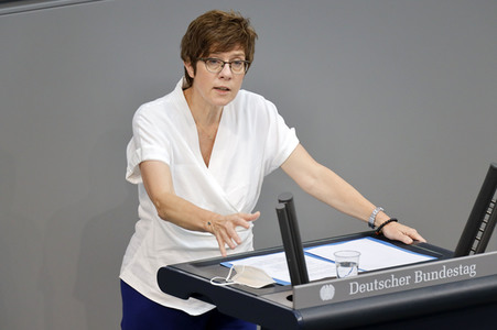 235. Sitzung des Deutschen Bundestages in Berlin