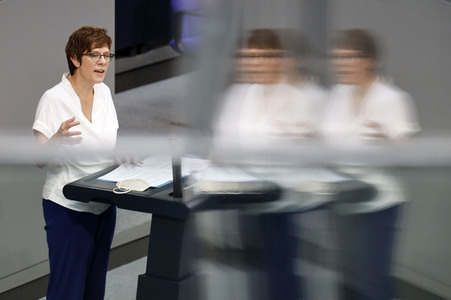 235. Sitzung des Deutschen Bundestages in Berlin