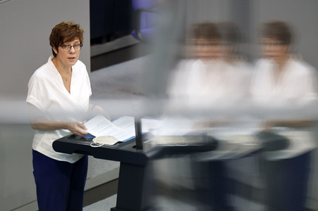 235. Sitzung des Deutschen Bundestages in Berlin