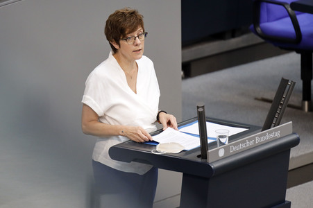 235. Sitzung des Deutschen Bundestages in Berlin