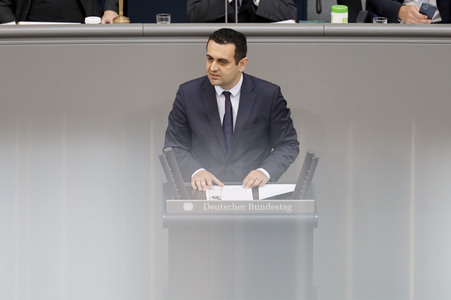 235. Sitzung des Deutschen Bundestages in Berlin