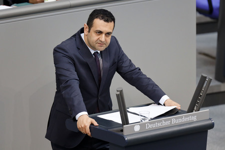 235. Sitzung des Deutschen Bundestages in Berlin