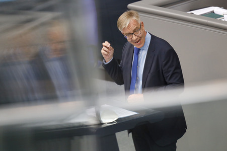 235. Sitzung des Deutschen Bundestages in Berlin