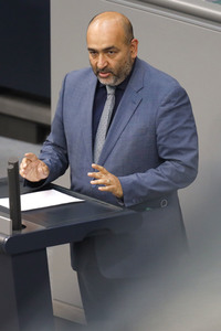 235. Sitzung des Deutschen Bundestages in Berlin