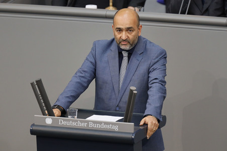 235. Sitzung des Deutschen Bundestages in Berlin