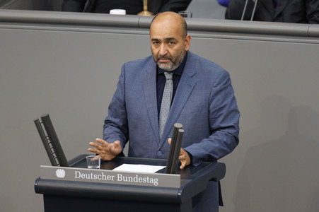 235. Sitzung des Deutschen Bundestages in Berlin