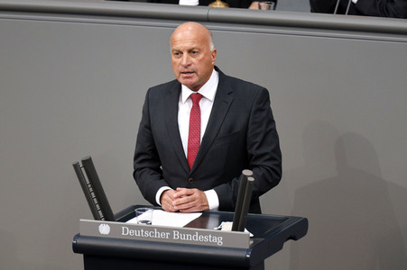 235. Sitzung des Deutschen Bundestages in Berlin