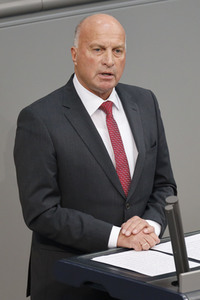 235. Sitzung des Deutschen Bundestages in Berlin