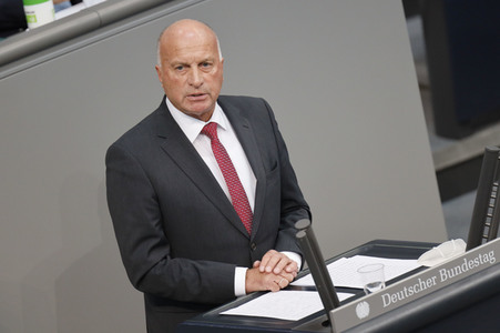 235. Sitzung des Deutschen Bundestages in Berlin