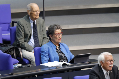 235. Sitzung des Deutschen Bundestages in Berlin