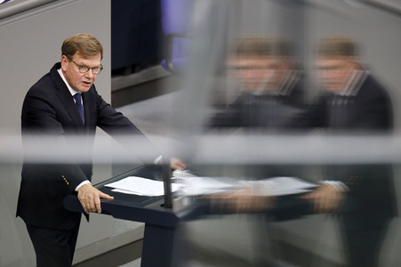 235. Sitzung des Deutschen Bundestages in Berlin