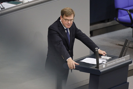 235. Sitzung des Deutschen Bundestages in Berlin