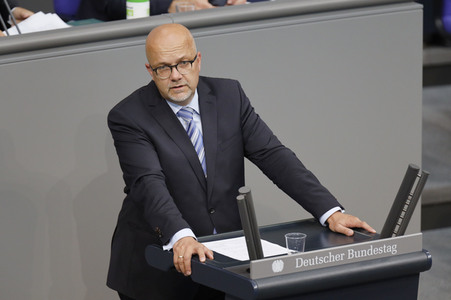 235. Sitzung des Deutschen Bundestages in Berlin