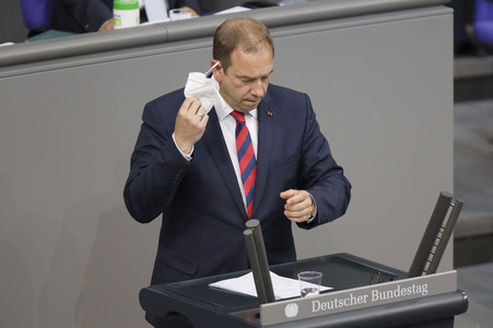 235. Sitzung des Deutschen Bundestages in Berlin