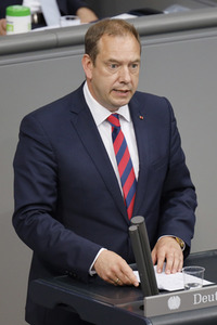 235. Sitzung des Deutschen Bundestages in Berlin