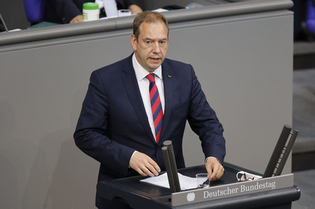 235. Sitzung des Deutschen Bundestages in Berlin