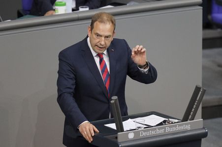 235. Sitzung des Deutschen Bundestages in Berlin