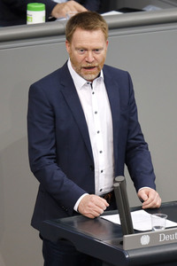 235. Sitzung des Deutschen Bundestages in Berlin