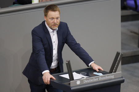 235. Sitzung des Deutschen Bundestages in Berlin