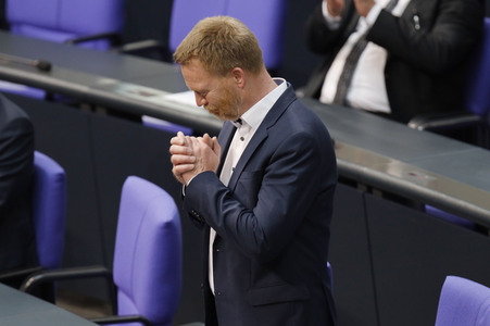 235. Sitzung des Deutschen Bundestages in Berlin