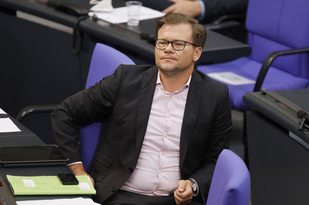 235. Sitzung des Deutschen Bundestages in Berlin