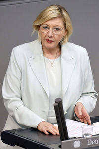 235. Sitzung des Deutschen Bundestages in Berlin