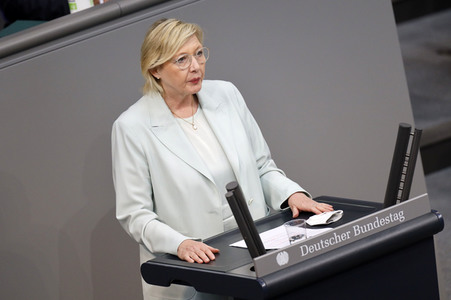 235. Sitzung des Deutschen Bundestages in Berlin