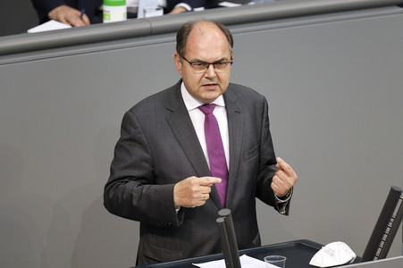 235. Sitzung des Deutschen Bundestages in Berlin