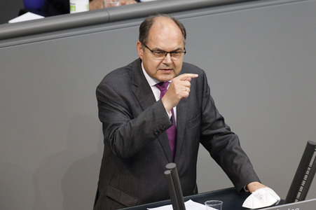 235. Sitzung des Deutschen Bundestages in Berlin