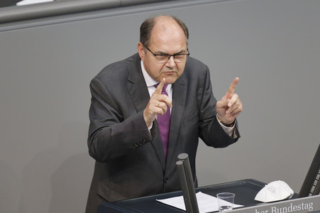 235. Sitzung des Deutschen Bundestages in Berlin