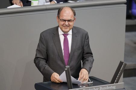 235. Sitzung des Deutschen Bundestages in Berlin