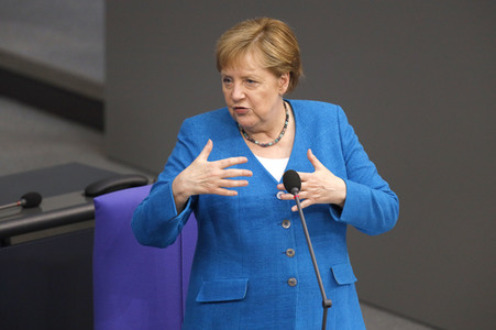 235. Sitzung des Deutschen Bundestages in Berlin