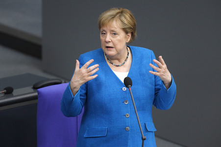 235. Sitzung des Deutschen Bundestages in Berlin