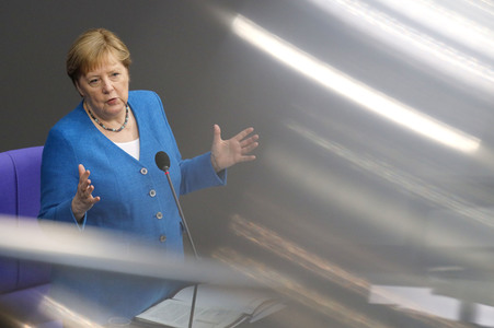 235. Sitzung des Deutschen Bundestages in Berlin