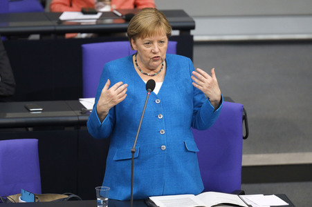 235. Sitzung des Deutschen Bundestages in Berlin