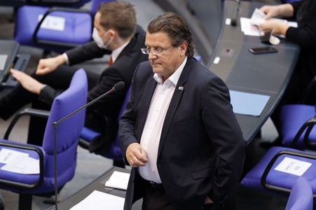 235. Sitzung des Deutschen Bundestages in Berlin