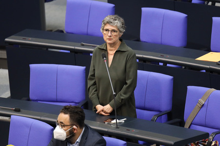 235. Sitzung des Deutschen Bundestages in Berlin