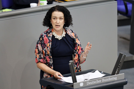 235. Sitzung des Deutschen Bundestages in Berlin
