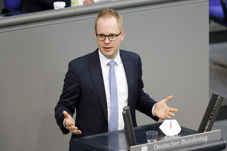 235. Sitzung des Deutschen Bundestages in Berlin
