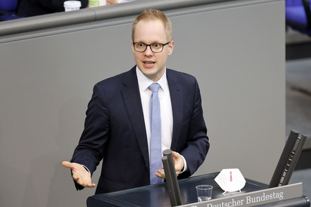 235. Sitzung des Deutschen Bundestages in Berlin