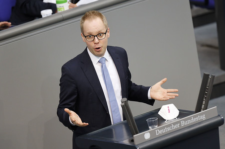 235. Sitzung des Deutschen Bundestages in Berlin
