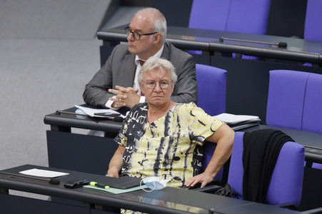 235. Sitzung des Deutschen Bundestages in Berlin