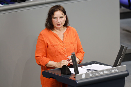 235. Sitzung des Deutschen Bundestages in Berlin