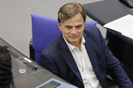 235. Sitzung des Deutschen Bundestages in Berlin