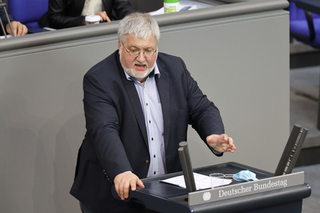 235. Sitzung des Deutschen Bundestages in Berlin