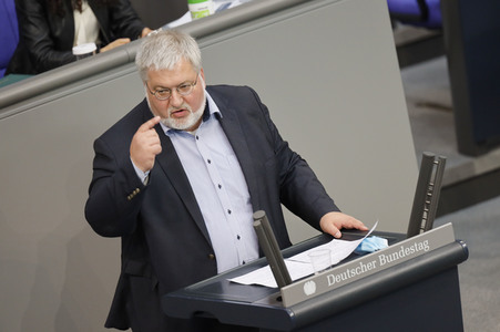 235. Sitzung des Deutschen Bundestages in Berlin