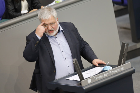 235. Sitzung des Deutschen Bundestages in Berlin