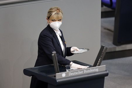 235. Sitzung des Deutschen Bundestages in Berlin