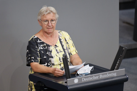 235. Sitzung des Deutschen Bundestages in Berlin