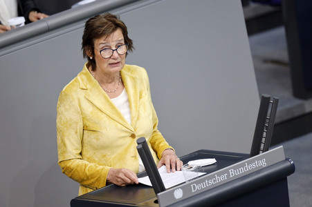 235. Sitzung des Deutschen Bundestages in Berlin